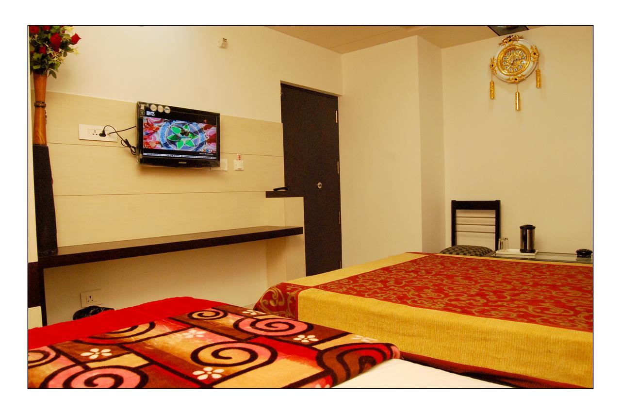 Hotel Jinendra Palace Jaipur Eksteriør billede