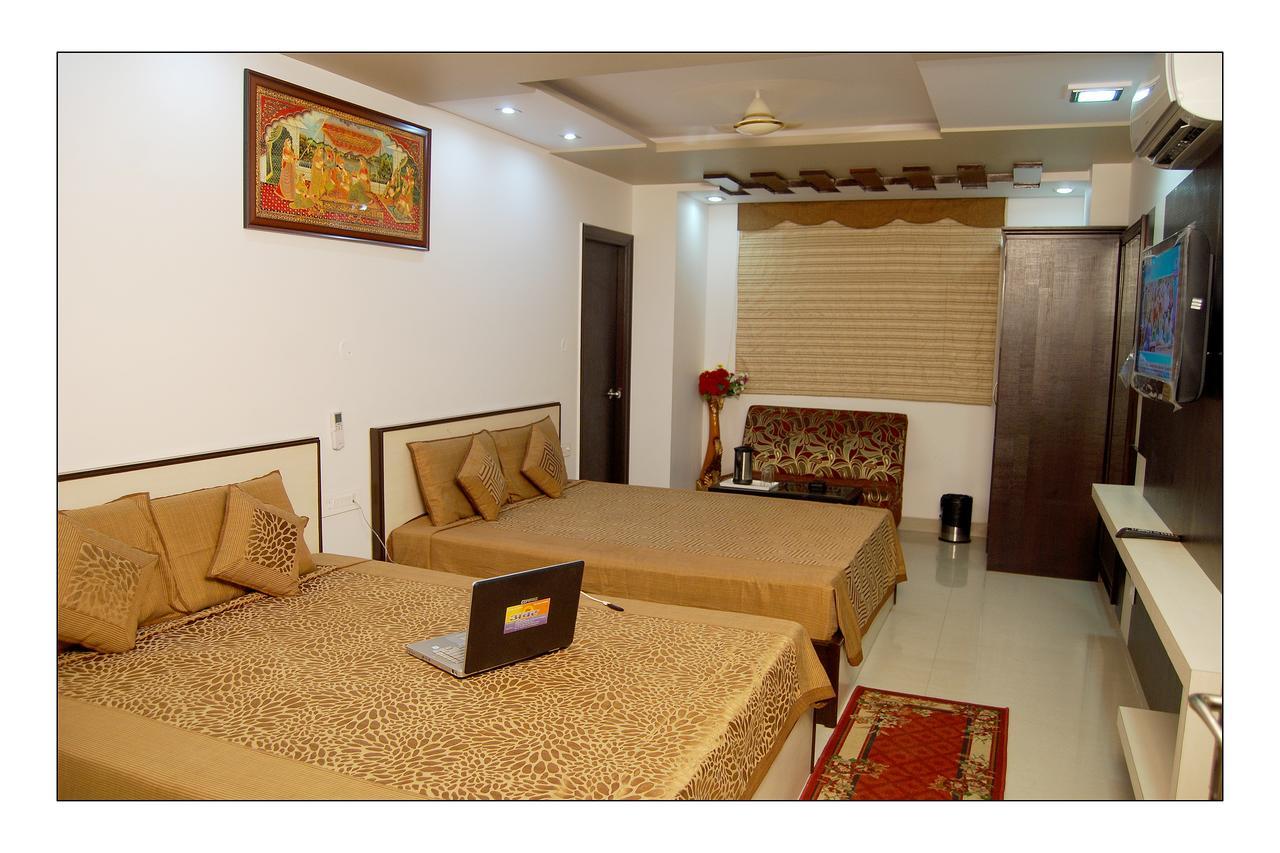 Hotel Jinendra Palace Jaipur Eksteriør billede
